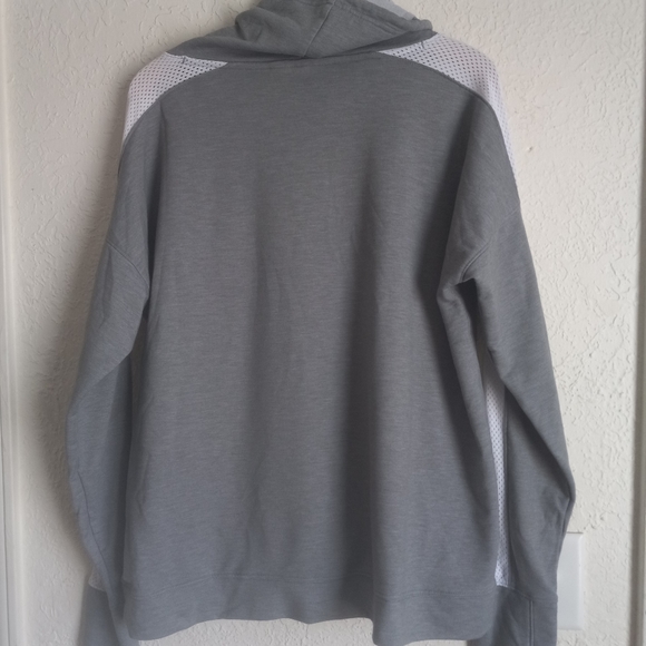 Under Armour Pullover - Picture 7 of 8